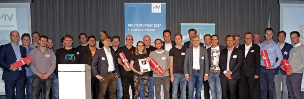 Das große Finale des PIV Startup Day 2017. Gruppenaufnahme mit Startups, Kooperations- und Medienpartner