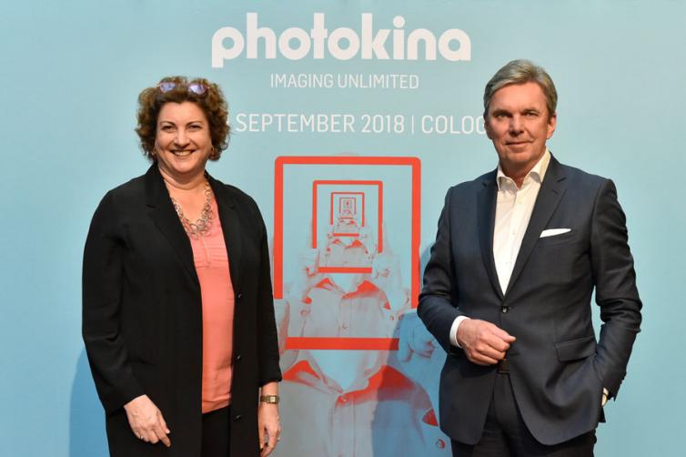 Katharina C. Hamma, Geschäftsführerin Koelnmesse und Rainer Führes, Vorsitzender des Photoindustrie-Verbandes (PIV).